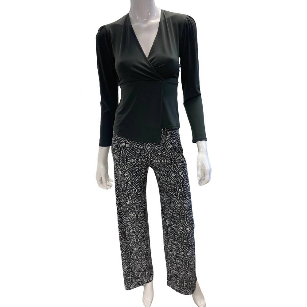 NEW VIERECK value long sleeve top in black